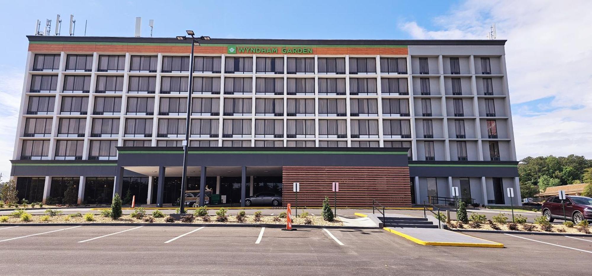 Отель Wyndham Garden Atlanta Airport Колледж Парк Экстерьер фото