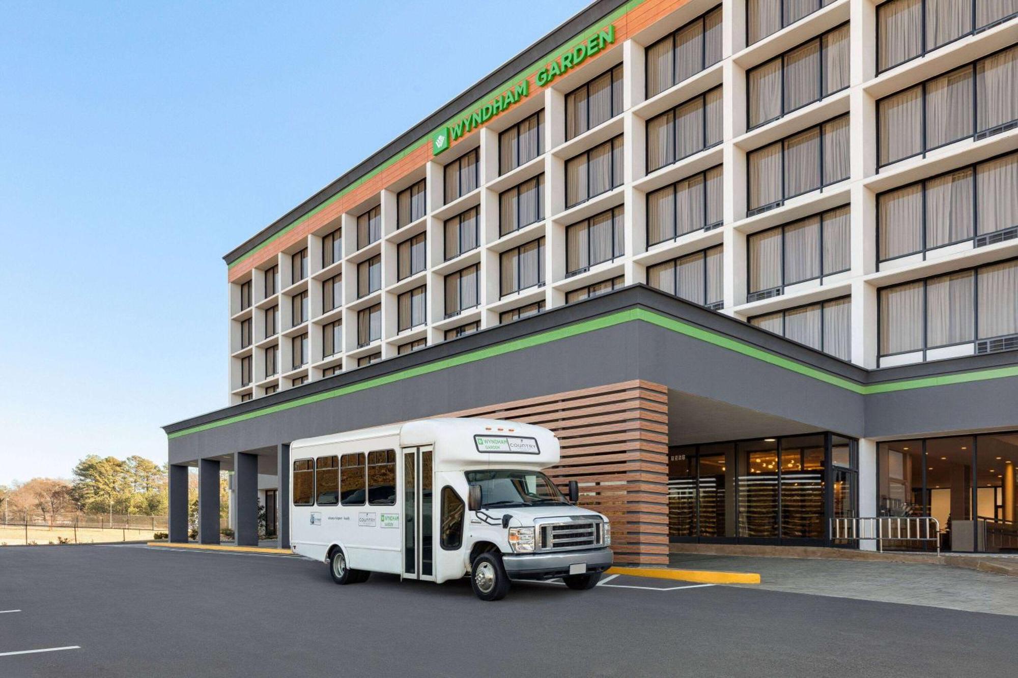 Отель Wyndham Garden Atlanta Airport Колледж Парк Экстерьер фото