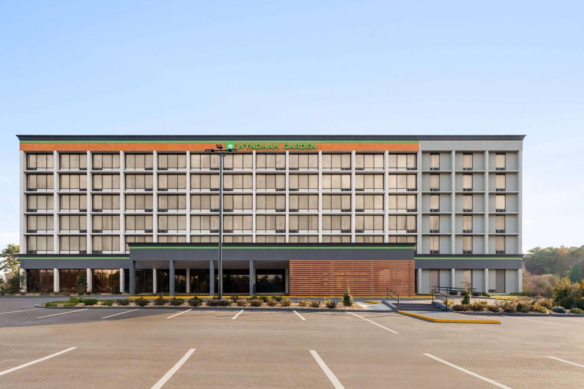 Отель Wyndham Garden Atlanta Airport Колледж Парк Экстерьер фото